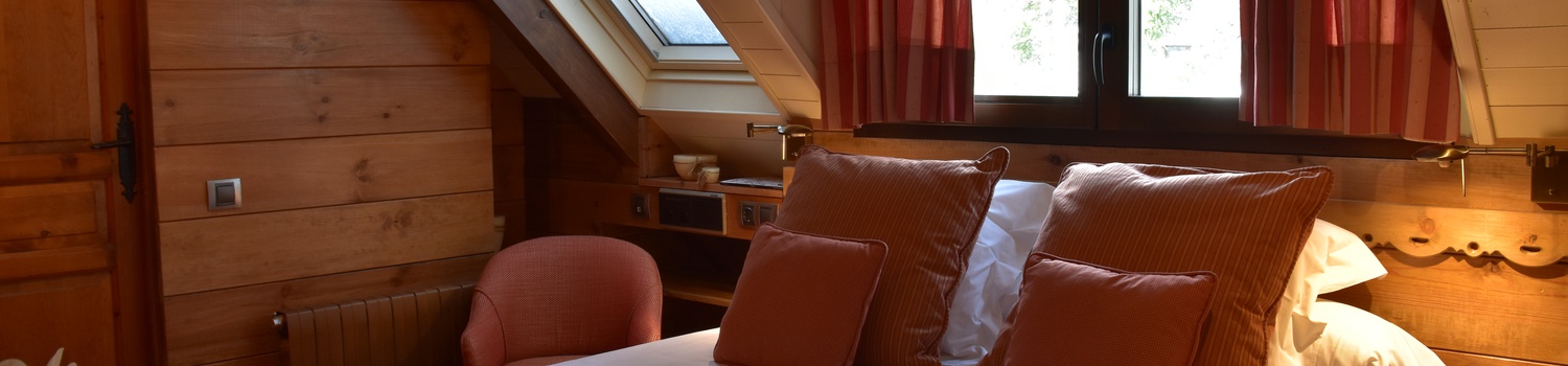 DOUBLE ATTIC Val de Ruda Hotel Chalet